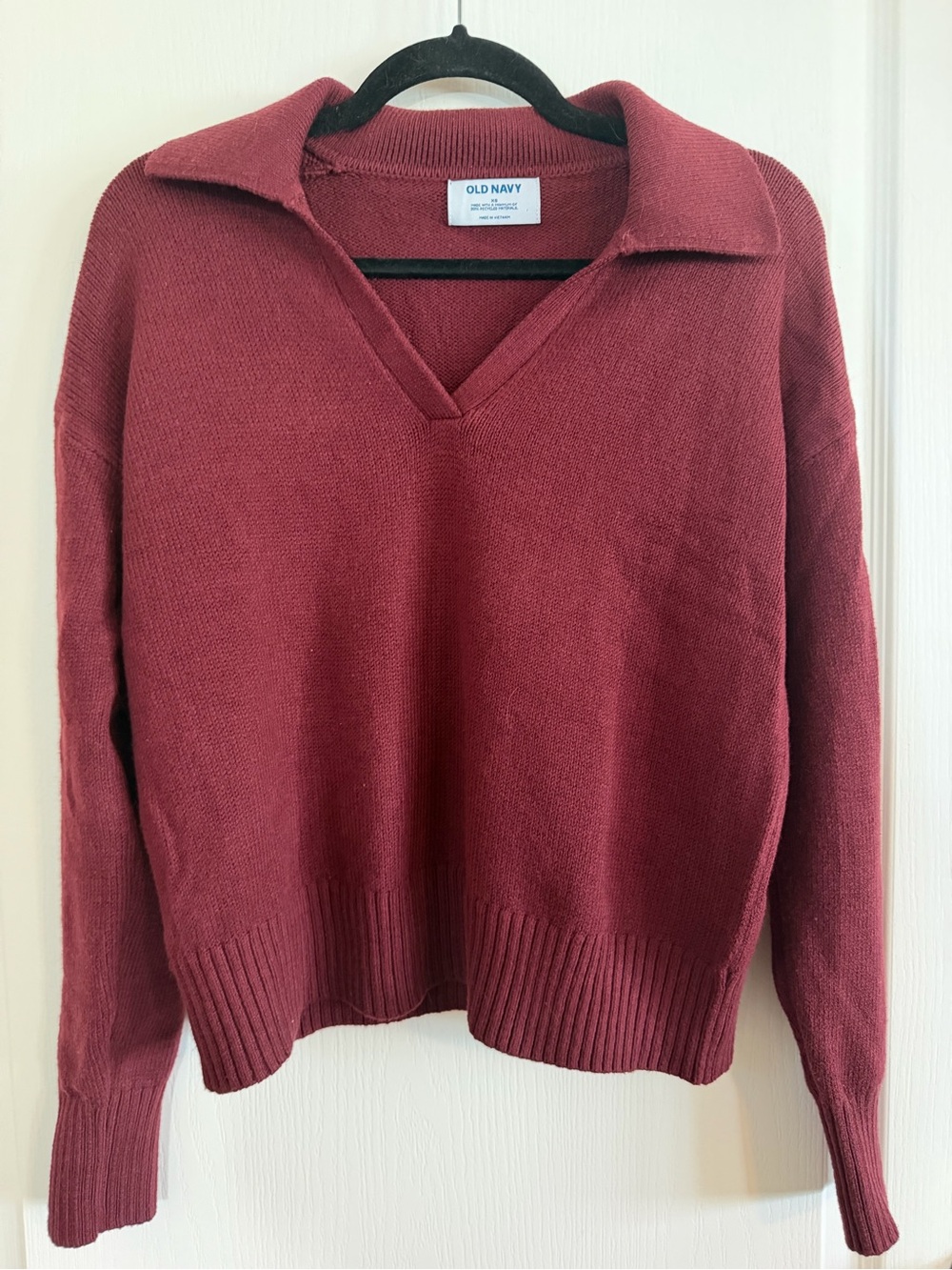 Old Navy Women's V-Neck Collared Sweater - Wine